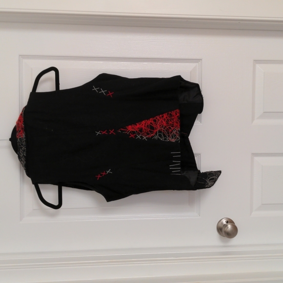 Vest - Picture 3 of 4